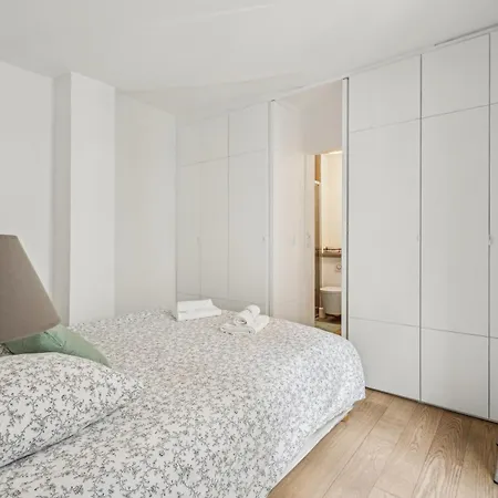 Modern At Le Marais-place Des Vosges By Weekome Apartment Paris