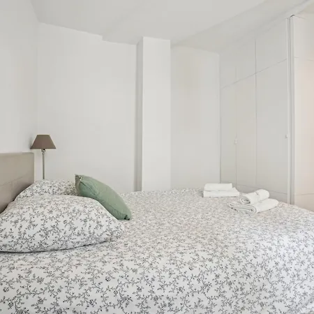 Apartment Modern At Le Marais-place Des Vosges By Weekome Paris